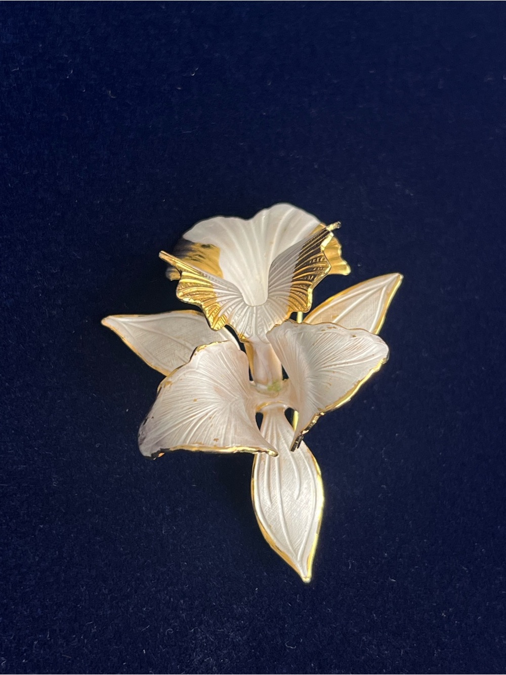 Vintage 1988 Signed CERRITO Original White Enamel Floral Brooch Gold Tone